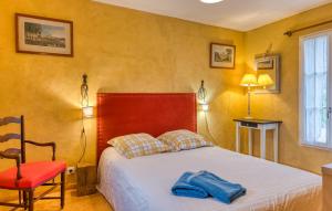 Maisons de vacances Lovely Home In Les Baux De Breteuil : photos des chambres