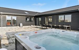 5 Bedroom Beautiful Home In Haderslev