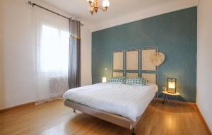 Appartements Awesome Apartment In Carpentras : photos des chambres