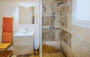 Appartements Awesome Apartment In Carpentras : Appartement 2 Chambres