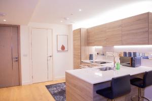 London Escape at Duke Avenue