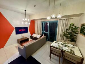 BGC One Uptown 2bedroom with balcony and 1 free parking