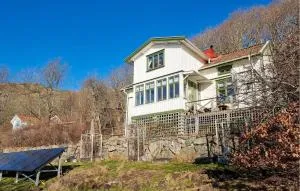 Nice Home In Nösund With House Sea View - Grundsund