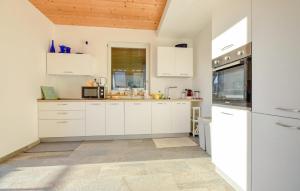 Nice Home In San Salvatore With Wifi