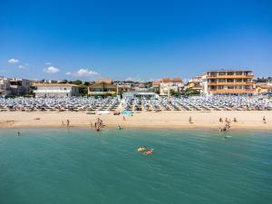 631 - Bilocale al piano terra a Marcelli centro e sul mare, climatizzato - SPIAGGIA INCLUSA