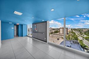 Charming 2 Bedroom Apt with Pool & Beach Service 2808