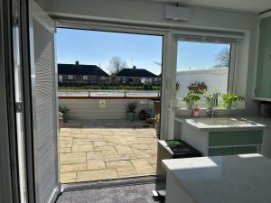 Dove Cottage is a Central, Riverside, Charming Victorian Cottage