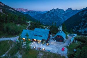 Poštarski dom on Vršič