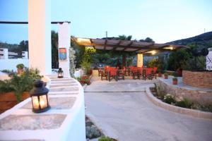Oasis Rooms & Studios in Galissas Syros Greece
