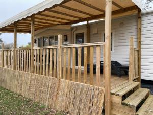 Campings Mobilhome 6 pers - terrasse & linge - Domaine de Kerlann : photos des chambres
