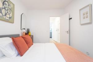 Cozy and confy First Floor, Ace location, 2 Bedrooms