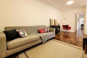 Conforto para família, berço, garagem, prox. Batel