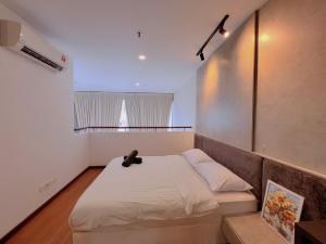 4PX 2BR, Duplex Central I-City Near Theme Park & SOGO