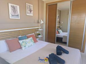 Modern 3 Bedroom Townhouse with Communal Pool LB24