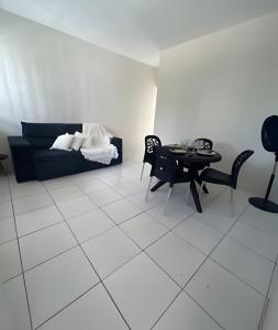 Próx. ao shopping, para 10 pessoas, ar condicionado e garagem APT B