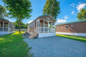 Two-Bedroom House room in Sun Outdoors Pigeon Forge