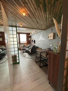 Cosy Ski-in Ski-out Suite with Matterhorn Views