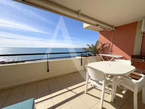 T2 COIN CHAMBRE, TERRASSE 1ERE LIGNE MER, PISCINE