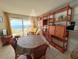 T2 COIN CHAMBRE, TERRASSE 1ERE LIGNE MER, PISCINE