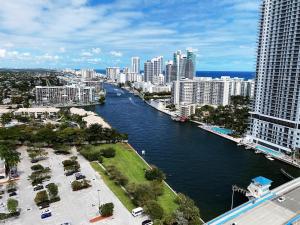 Near Aventura Mall 2B 2B with beach and pool 2403