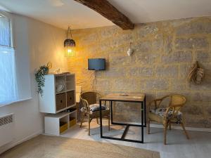 Appartements Studio Cosy Rue pietonne calme Centre-ville d-Uzes : photos des chambres