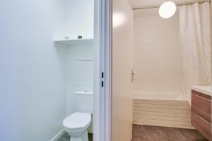 New & Cozy T2 with Balcony - Paris 18 Montmartre