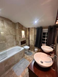London Bridge Room