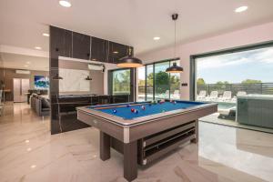 Villa ReMi mit 2 Whirlpools und Meerblick