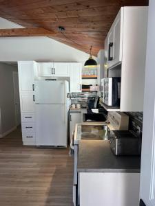Cozy chalet near the beach