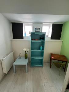Appartements maison pour groupe 4chambres 8lits 2salles de bain 3wc terrasse stationnement gratuit : photos des chambres