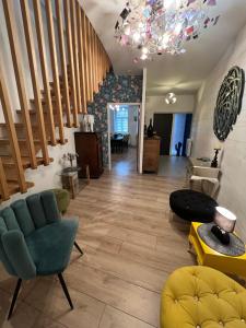 Appartements maison pour groupe 4chambres 8lits 2salles de bain 3wc terrasse stationnement gratuit : photos des chambres