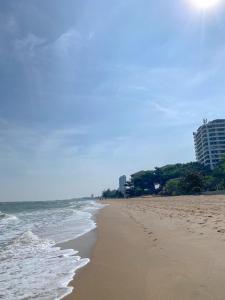 Seaview & Mountainview Private Condo Room, Cha-am