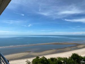 Seaview & Mountainview Private Condo Room, Cha-am