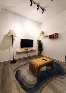 The Shore Studio Partial Seaview by Clover Home A1818