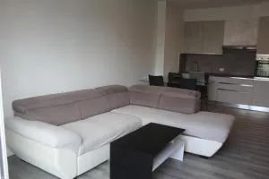 Aron Apartment - Zelo