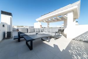 Luz de la Mata penthouse - Golf sea lake views - by OYOOSTAYS