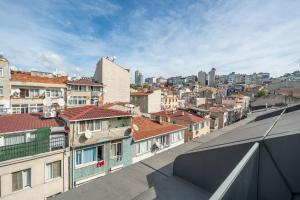 Taksim Petek Residence by Guestteori