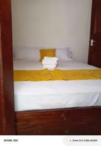 Yellow House - Mapenya