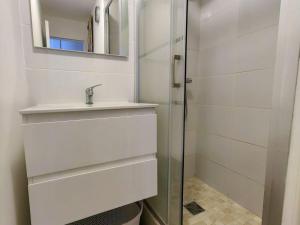 Studio Cabine à 20m Plage avec Parking - Cap dAgde - FR-1-607-71