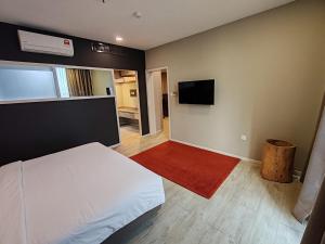 QQQ hotel type room Empire Damansara