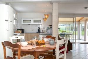 Maisons de vacances Gite Chelona Vinifera par Chelona-Loc - jusqu-a 10 personnes - calme - campagne : photos des chambres