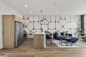 King Bd, Free Prkn, NYC View, 8min Train - Orange