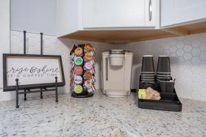 Soaking tub w Washer and Dryer, WiFi