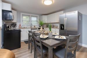 Soaking tub w Washer and Dryer, WiFi
