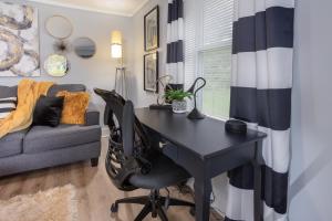 Soaking tub w Washer and Dryer, WiFi