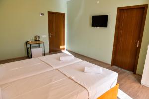 Four Seasons Riverside