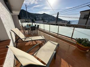 Bonito apartamento cerca de la playa con gran terraza AV-04