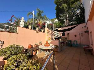 Bonito apartamento cerca de la playa con gran terraza AV-04