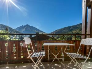 Duplex 2 chambres avec cheminée, garage et terrasse - La Clusaz, proche des pistes, WIFI inclus - FR-1-437-12