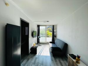 Appartements T2 Proche Polygone - piscine, parking prive, fibre : photos des chambres